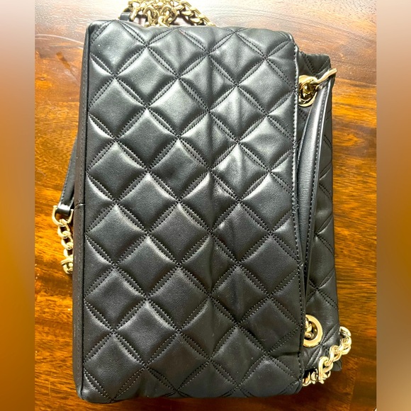 Kate Spade Outlet Carey Medium Flap Shoulder Bag - black - Picture 2 of 5